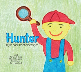 Hunter kijkt naar kriebelbeestjes